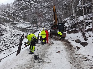 2016: Resturering mur Vindhella i lag med Sherparar frå Stibyggjaren AS 